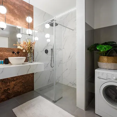 Tawerny Terrace By Bookinghost Apartman *